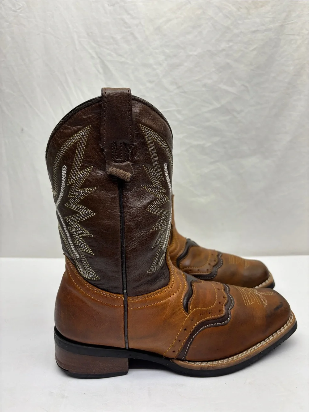 Caballo Dorado Western boots SZ 13 for little boy